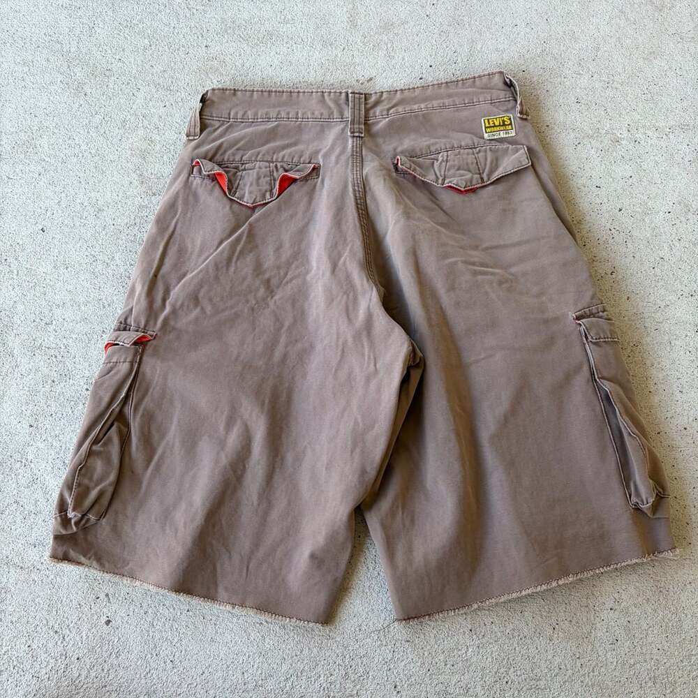Levi's 2000s Workwear Brown Cargo Shorts Y2K size 29